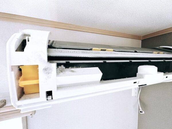 お掃除機能付きエアコン