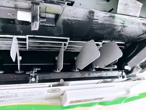 お掃除機能付きエアコン